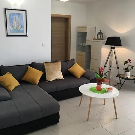 Kairos Apartment *